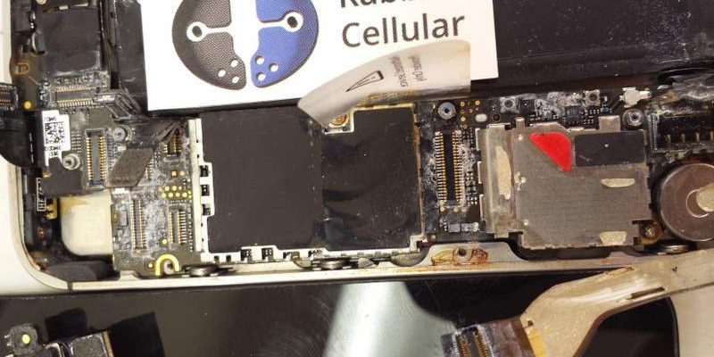 Rusted water damaged iPhone 4S